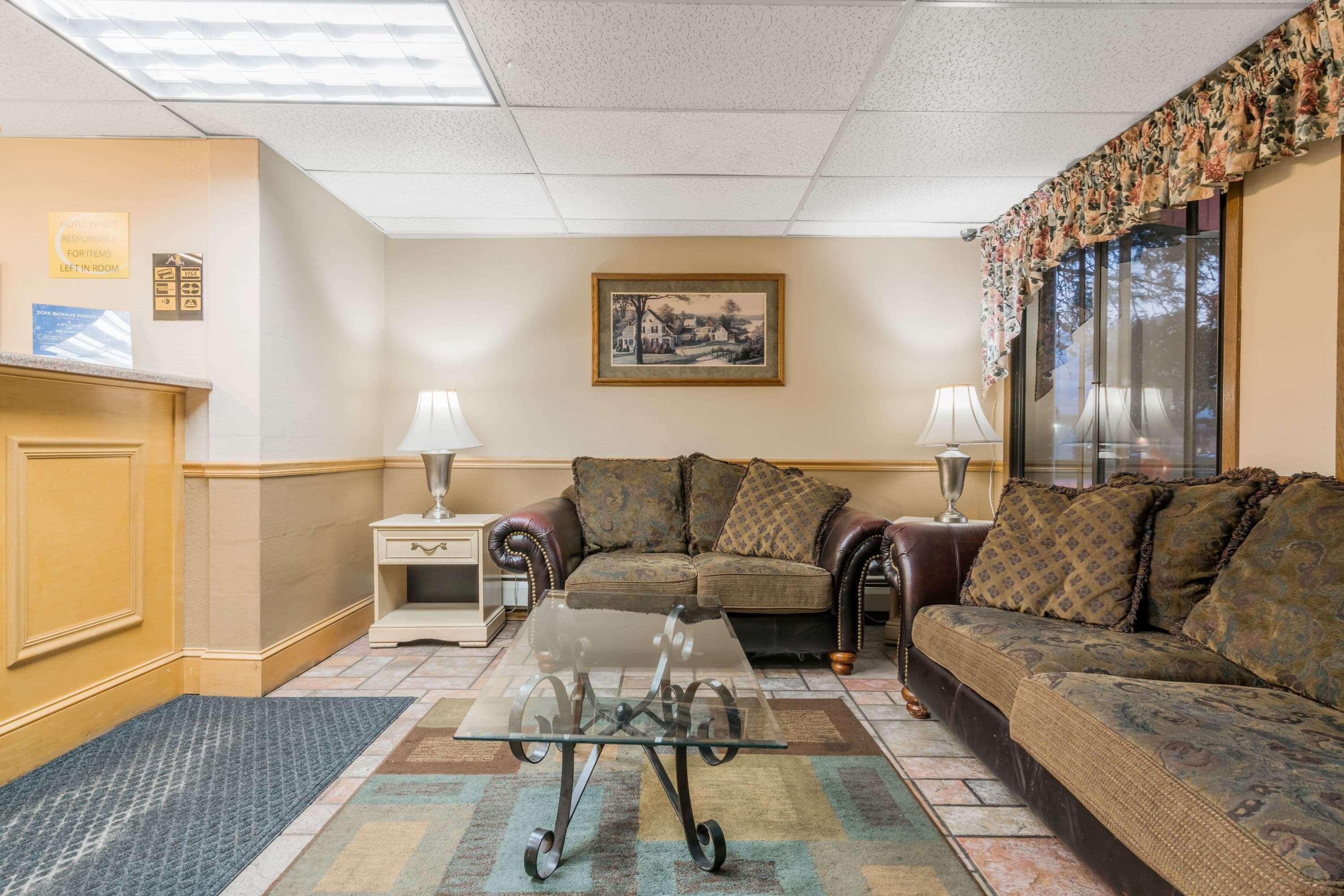 Super 8 By Wyndham Brooklyn Center/Mpls Hotel Екстериор снимка