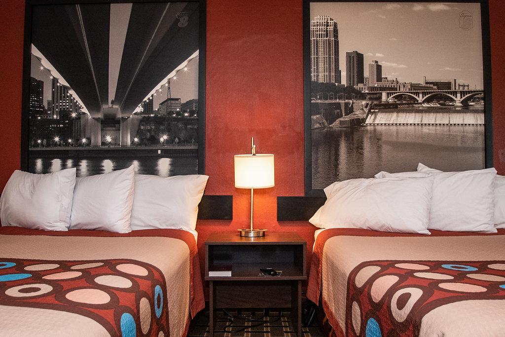 Super 8 By Wyndham Brooklyn Center/Mpls Hotel Екстериор снимка
