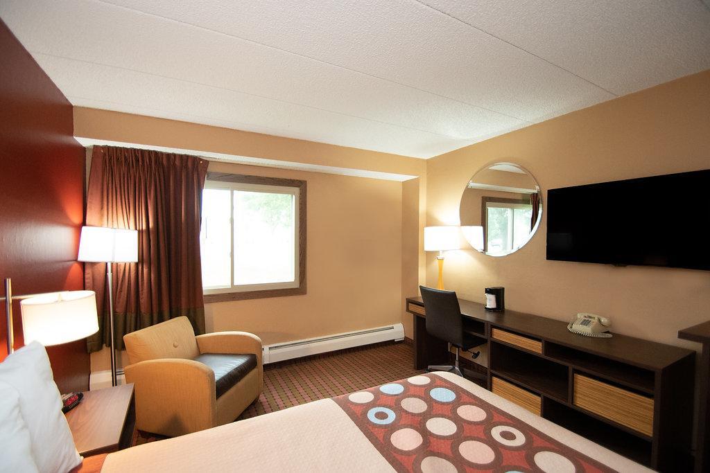 Super 8 By Wyndham Brooklyn Center/Mpls Hotel Екстериор снимка