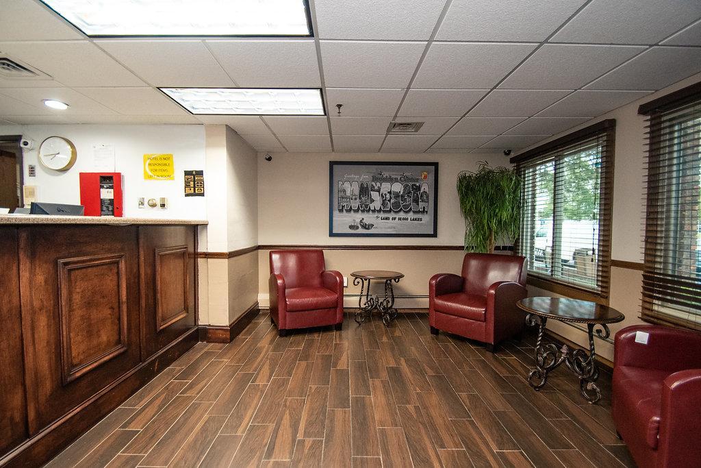 Super 8 By Wyndham Brooklyn Center/Mpls Hotel Екстериор снимка
